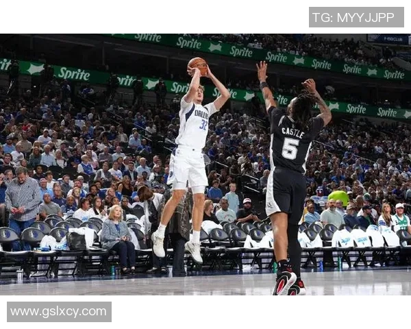 加福德伤情成焦点明日独行侠对决马刺胜负或受影响 加福德伤情成焦点明日独行侠对决马刺胜负或受影响