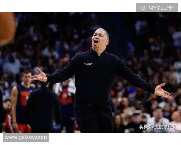 卢指导谈小卡状态低迷:要帮助他提升进攻专注度是我的责任 卢指导谈小卡状态低迷:要帮助他提升进攻专注度是我的责任